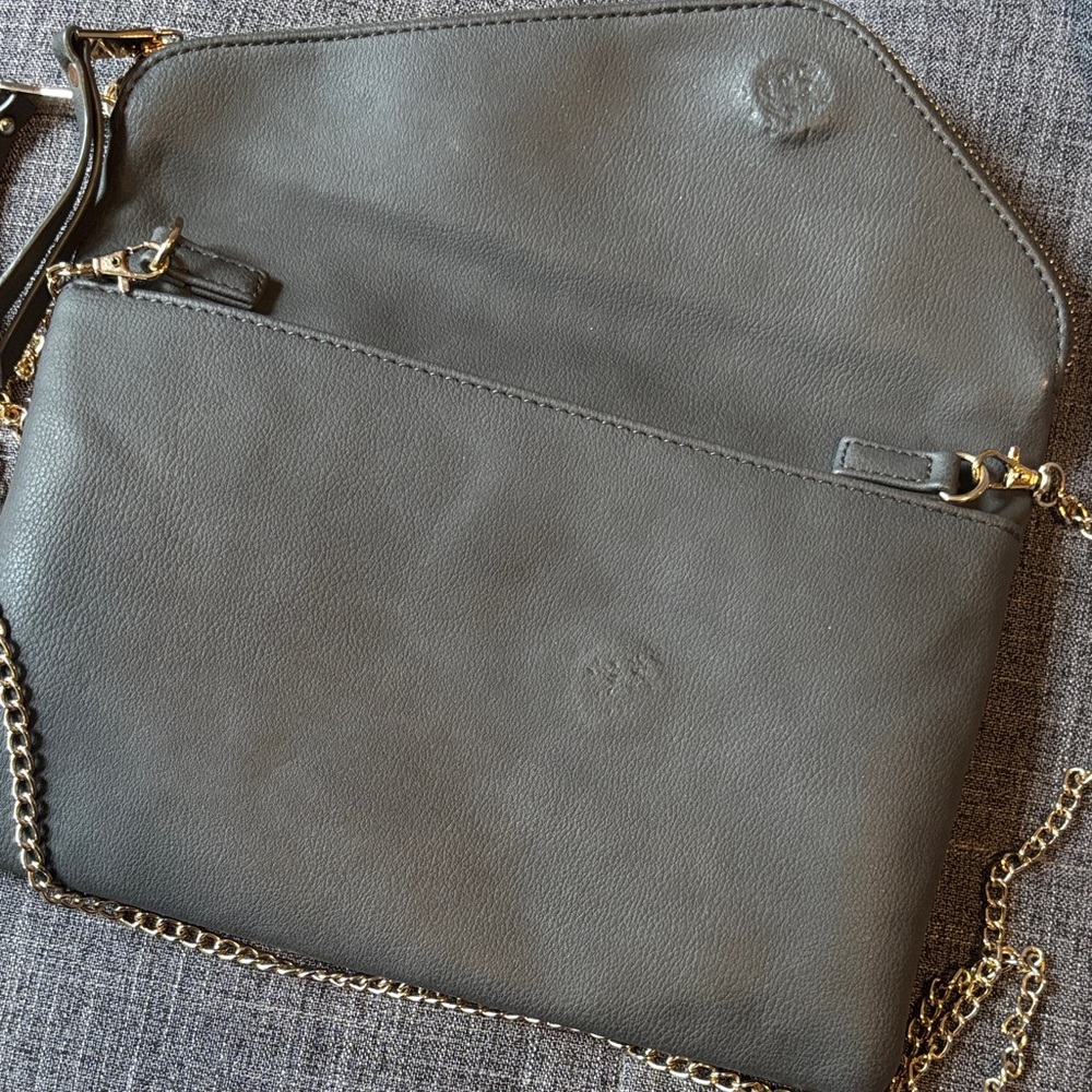 Elegant Black Leather Shoulder Bag - Picture 5 of 7